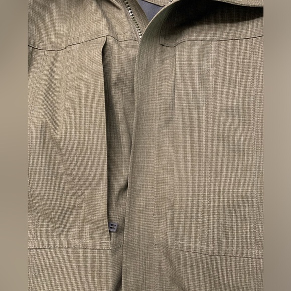 REI MEN’S LIGHT JACKET LARGE. OLIVE COLORRainWind TravelComfyHikeSportWalk👍👍 - Picture 11 of 12